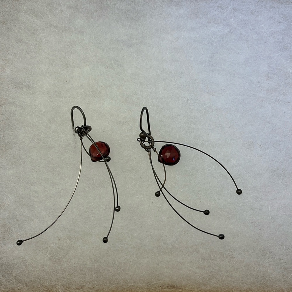 Striking Silver & garnet dangle earrings